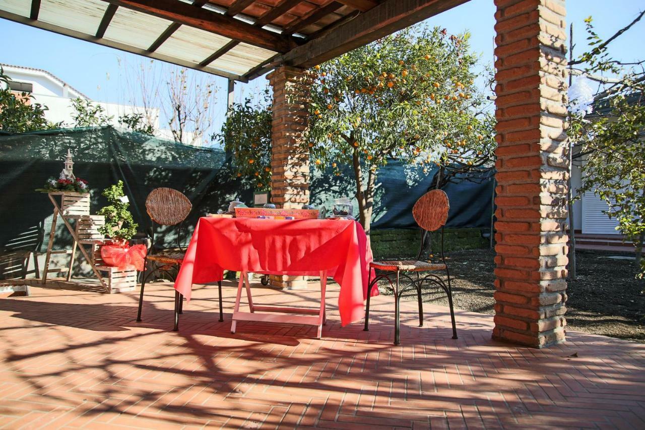 Bed and Breakfast In The Garden Ottaviano Exterior foto