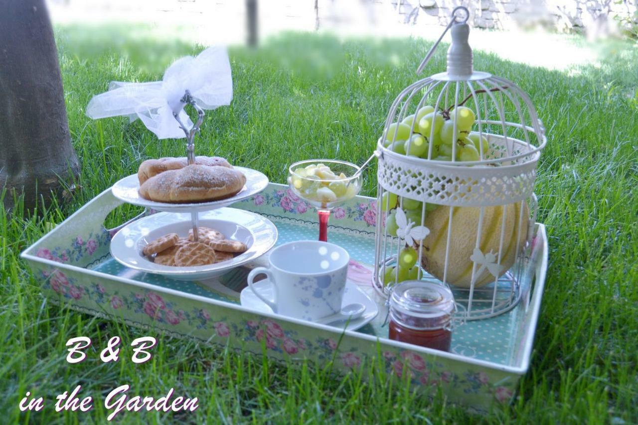 Bed and Breakfast In The Garden Ottaviano Exterior foto